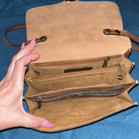 Vintage Rare Find Patricia Nash Tan Leather purse. Style #P57801 - Picture 8 of 14